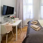 Mint&Jade Studio D